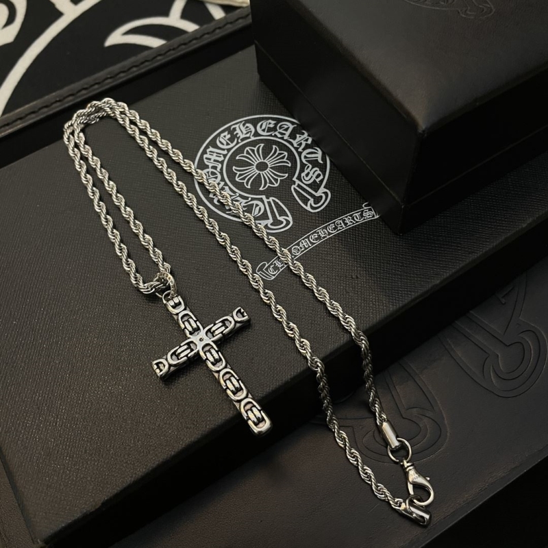 Ch*0me He**ts necklaces